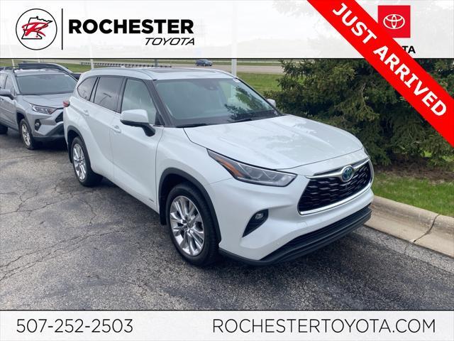 used 2022 Toyota Highlander car, priced at $46,999