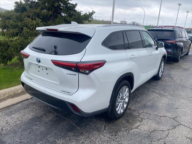 used 2022 Toyota Highlander car, priced at $46,999