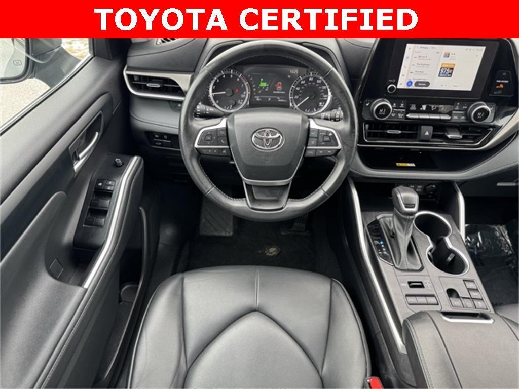 used 2023 Toyota Highlander car, priced at $37,998