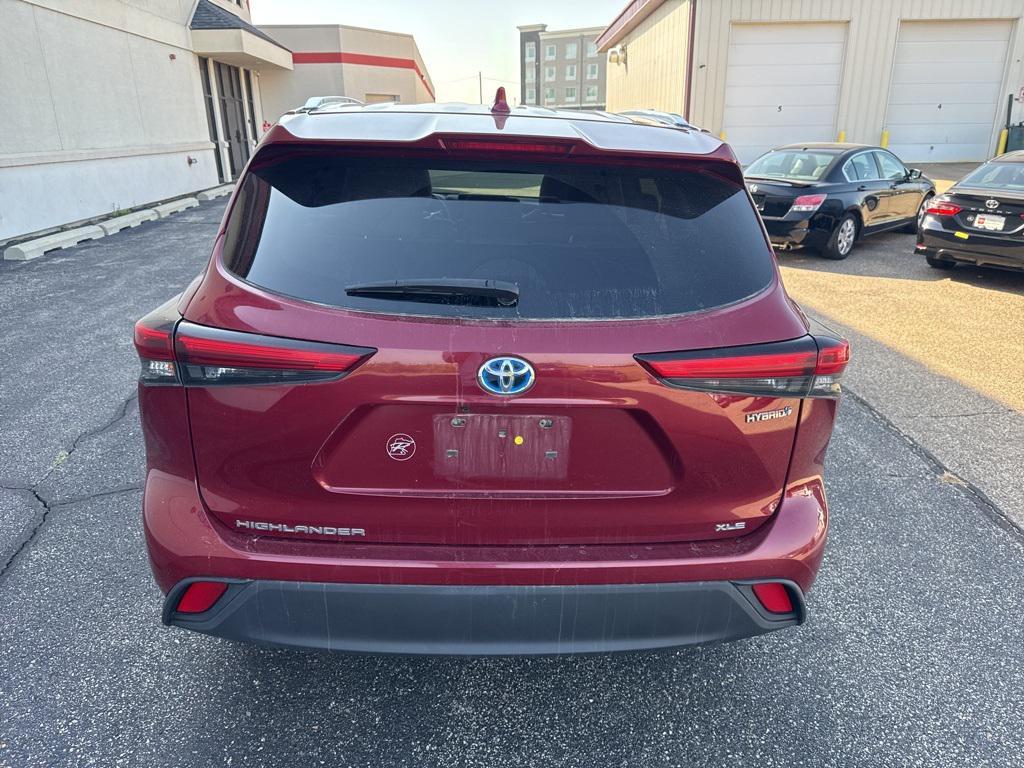 used 2021 Toyota Highlander car, priced at $36,999