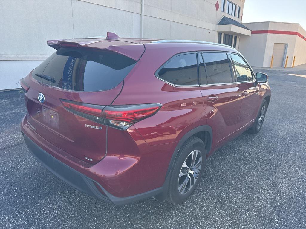 used 2021 Toyota Highlander car, priced at $36,999