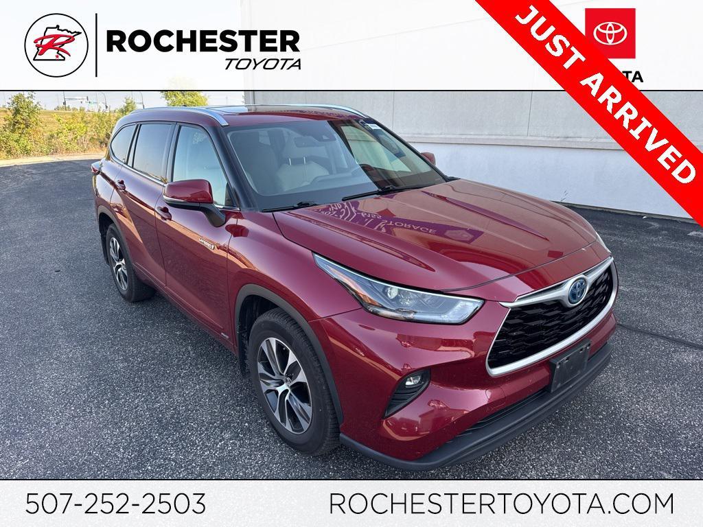 used 2021 Toyota Highlander car, priced at $36,999