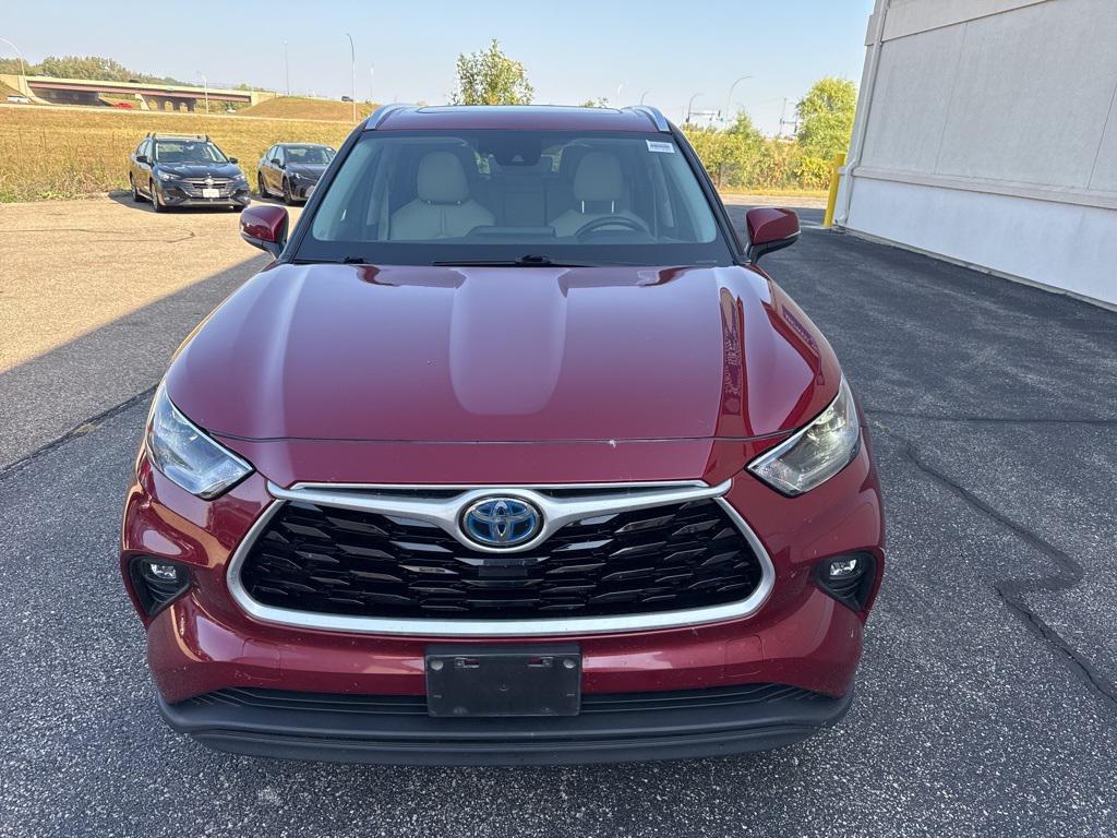 used 2021 Toyota Highlander car, priced at $36,999