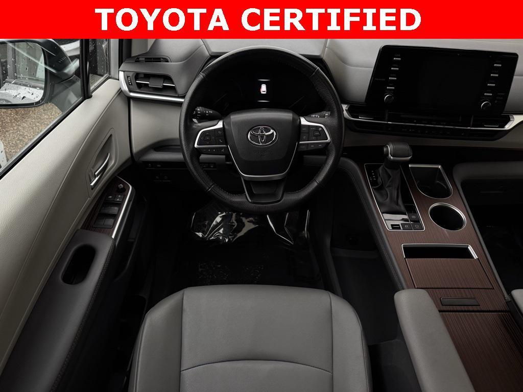 used 2024 Toyota Sienna car, priced at $39,299