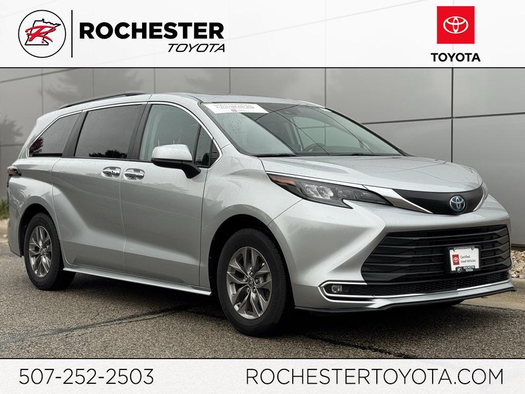 used 2024 Toyota Sienna car, priced at $39,299