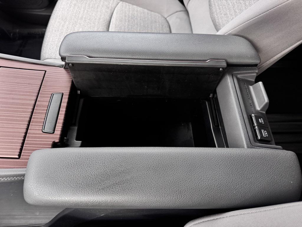 used 2022 Toyota Sienna car, priced at $31,999