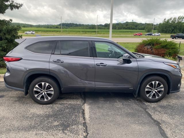 used 2022 Toyota Highlander car, priced at $43,999