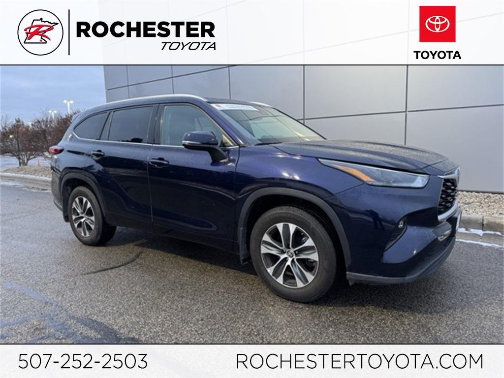 used 2022 Toyota Highlander car, priced at $34,799