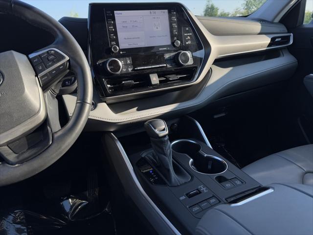 used 2022 Toyota Highlander car, priced at $41,199