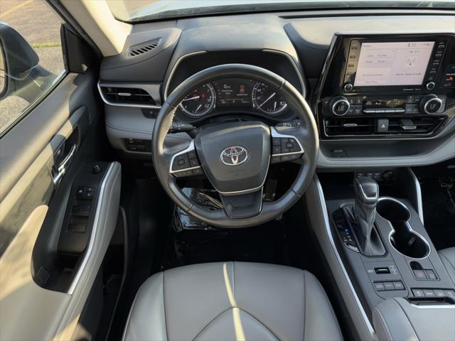 used 2022 Toyota Highlander car, priced at $41,199