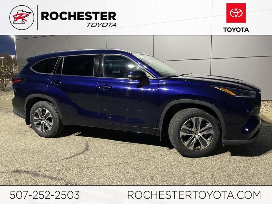 used 2021 Toyota Highlander car, priced at $34,000