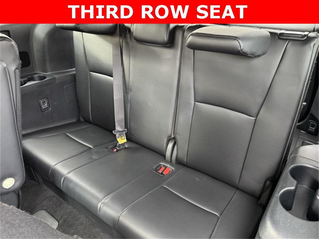 used 2024 Toyota Highlander car, priced at $41,499