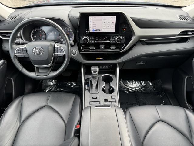 used 2024 Toyota Highlander car, priced at $41,499