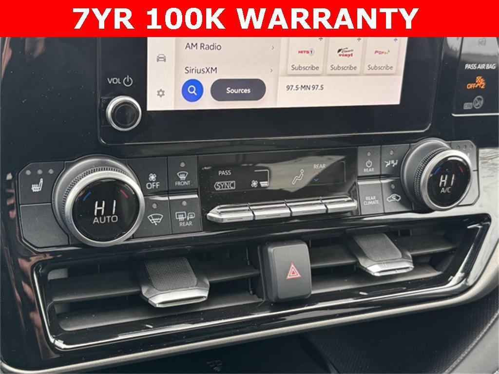 used 2024 Toyota Highlander car, priced at $41,499