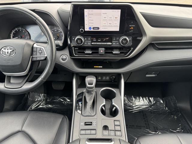 used 2024 Toyota Highlander car, priced at $41,499