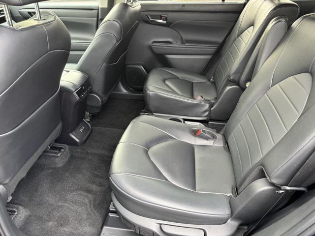 used 2024 Toyota Highlander car, priced at $41,499