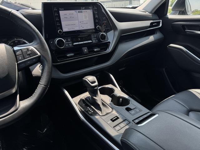 used 2022 Toyota Highlander car, priced at $38,499