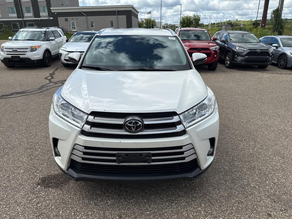 used 2019 Toyota Highlander car, priced at $24,599