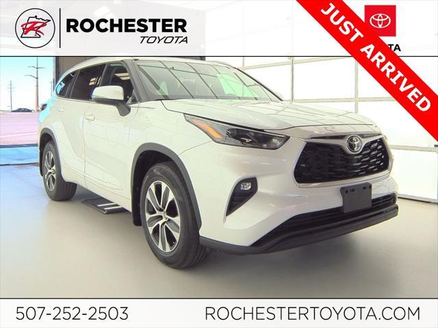 used 2022 Toyota Highlander car, priced at $41,500