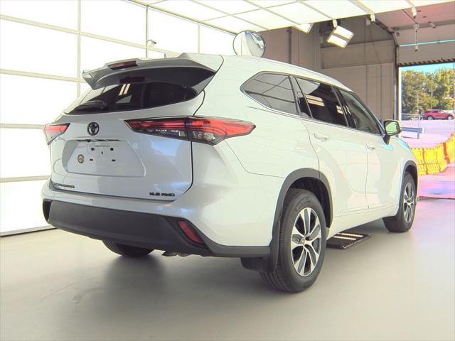 used 2022 Toyota Highlander car, priced at $41,500