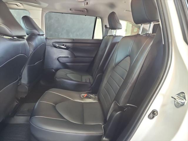 used 2022 Toyota Highlander car, priced at $41,500
