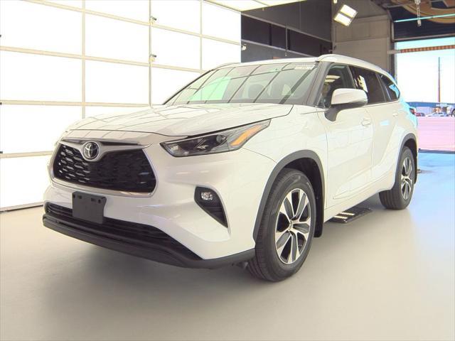 used 2022 Toyota Highlander car, priced at $41,500