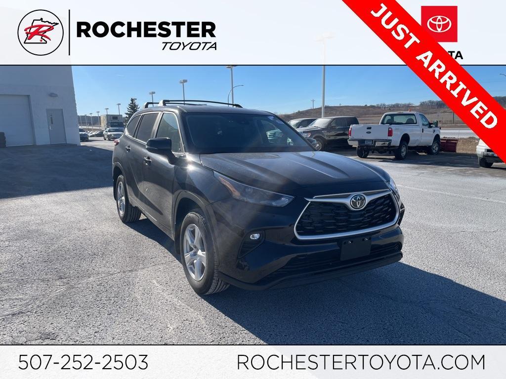 used 2023 Toyota Highlander car, priced at $37,500