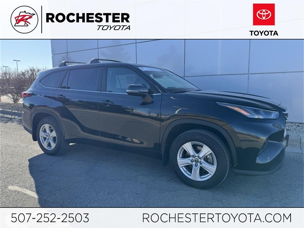 used 2023 Toyota Highlander car, priced at $37,499