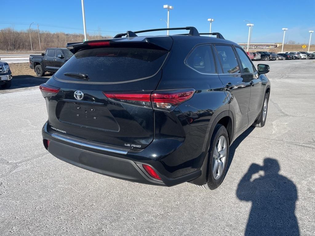 used 2023 Toyota Highlander car, priced at $37,500