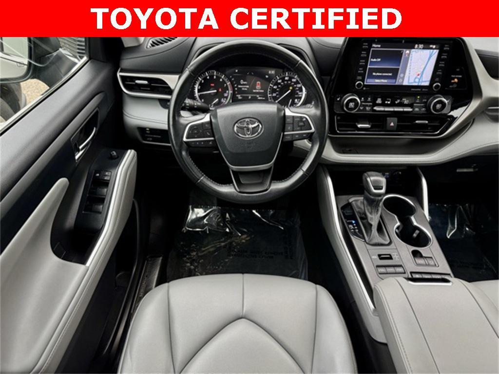 used 2022 Toyota Highlander car, priced at $40,199