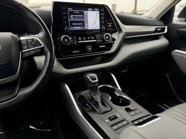 used 2022 Toyota Highlander car, priced at $42,499
