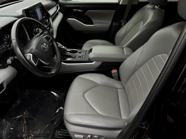 used 2022 Toyota Highlander car, priced at $42,499