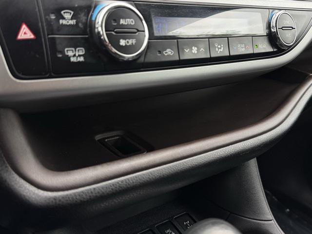 used 2016 Toyota Highlander car, priced at $17,290