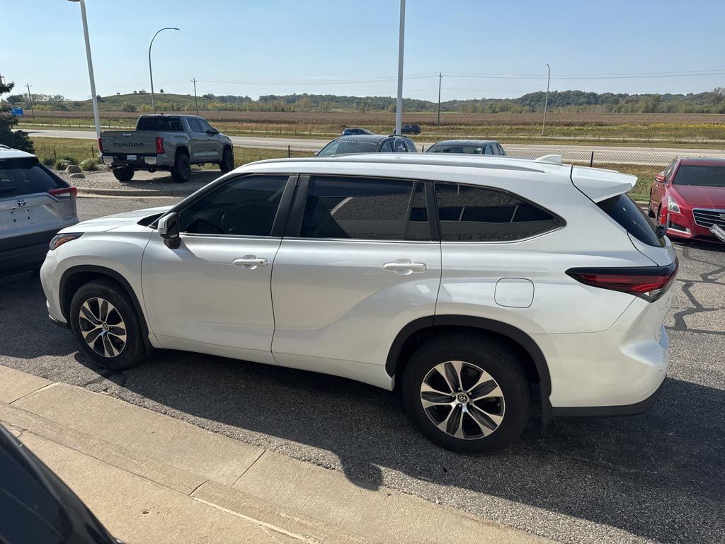 used 2024 Toyota Highlander car, priced at $45,599