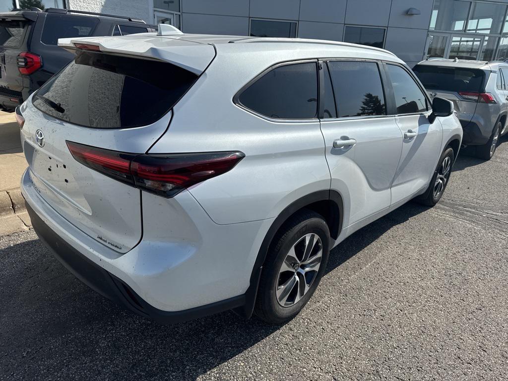 used 2024 Toyota Highlander car, priced at $45,599