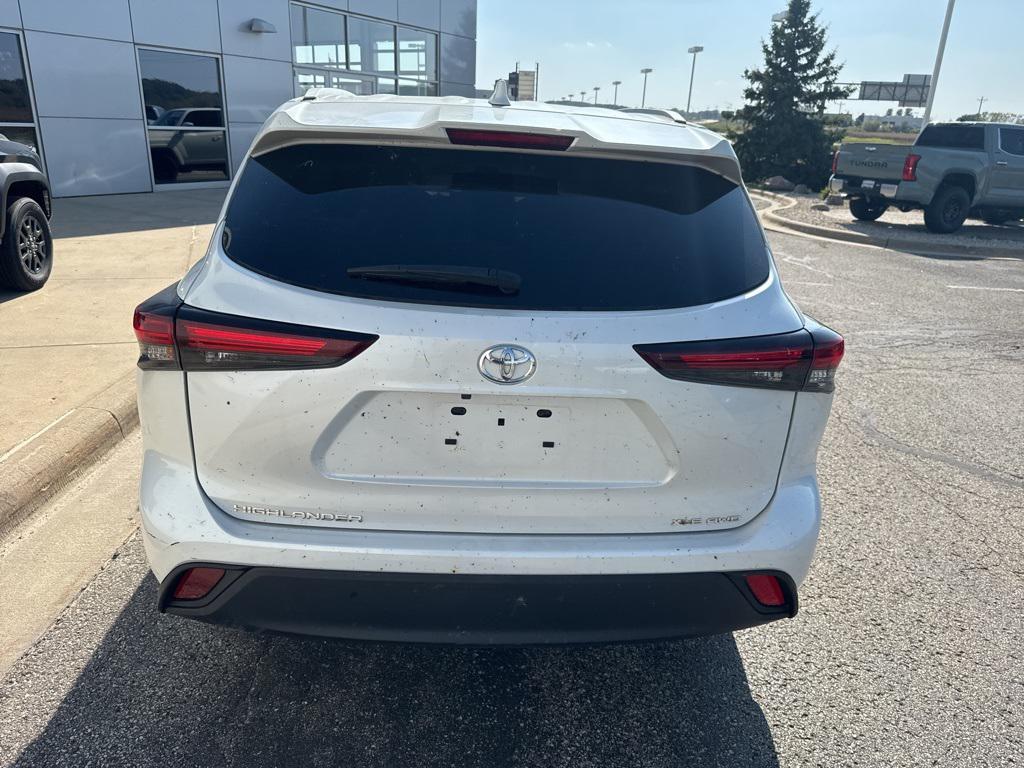 used 2024 Toyota Highlander car, priced at $45,599