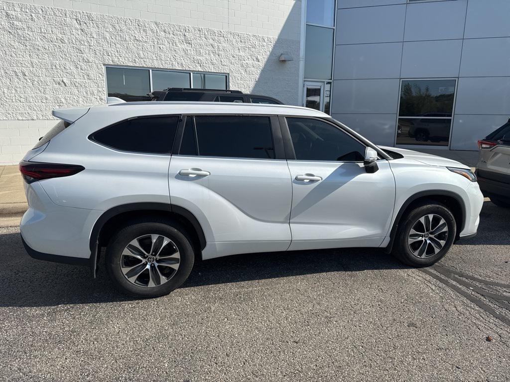 used 2024 Toyota Highlander car, priced at $45,599