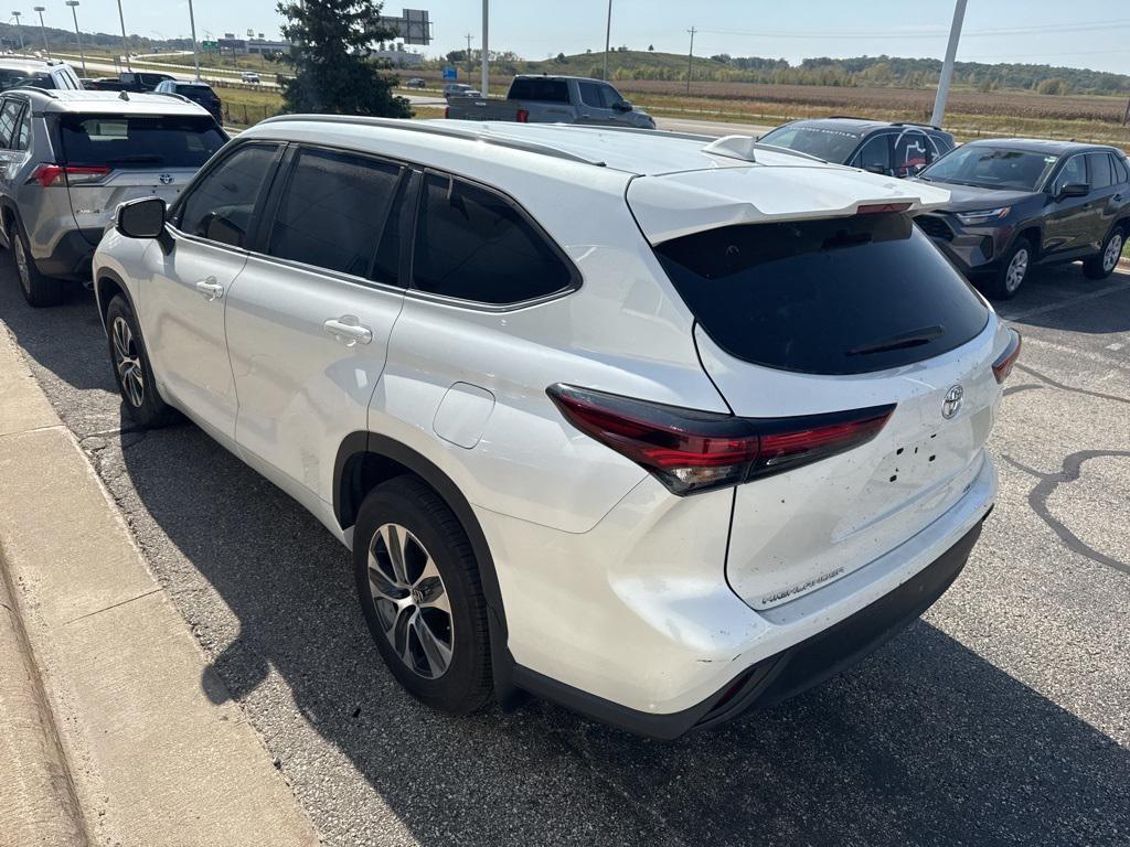 used 2024 Toyota Highlander car, priced at $45,599
