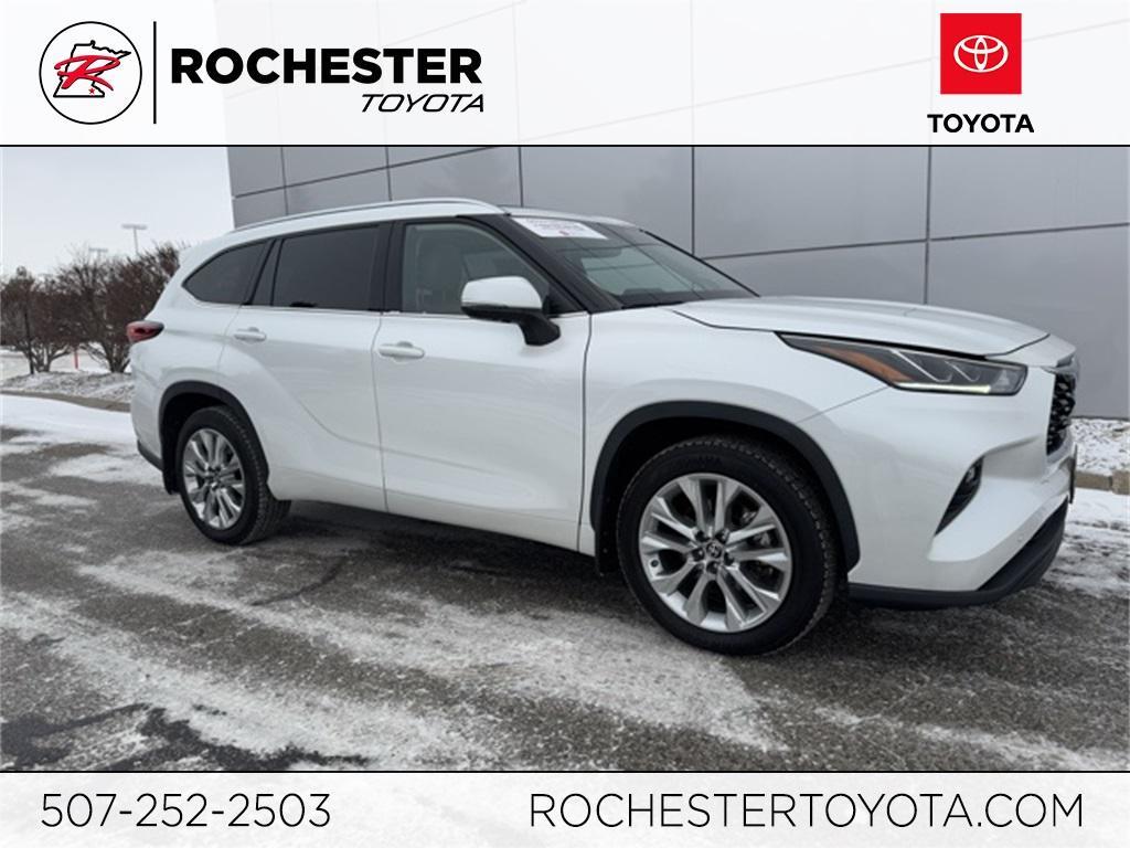 used 2022 Toyota Highlander car, priced at $40,499