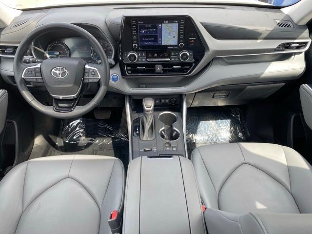 used 2021 Toyota Highlander Hybrid car, priced at $41,499