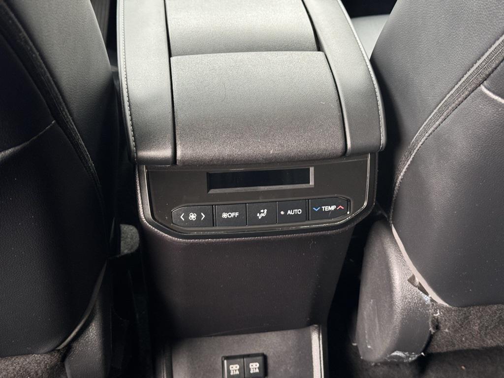 used 2021 Toyota Highlander car, priced at $34,499