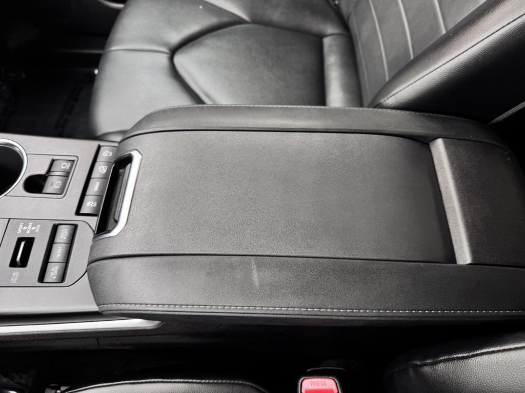 used 2021 Toyota Highlander car, priced at $34,499