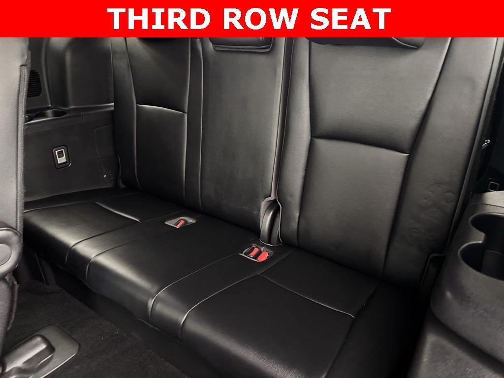 used 2021 Toyota Highlander car, priced at $34,499