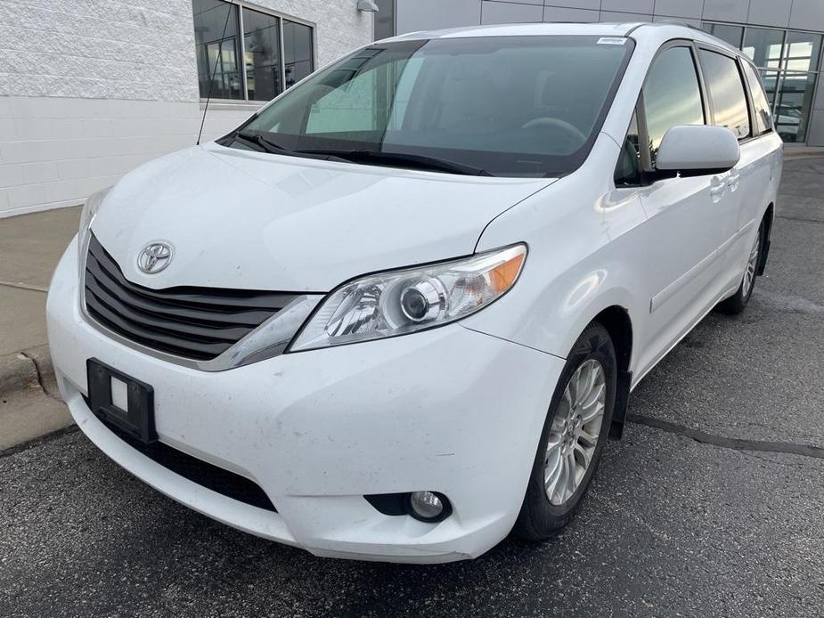 used 2012 Toyota Sienna car, priced at $14,000