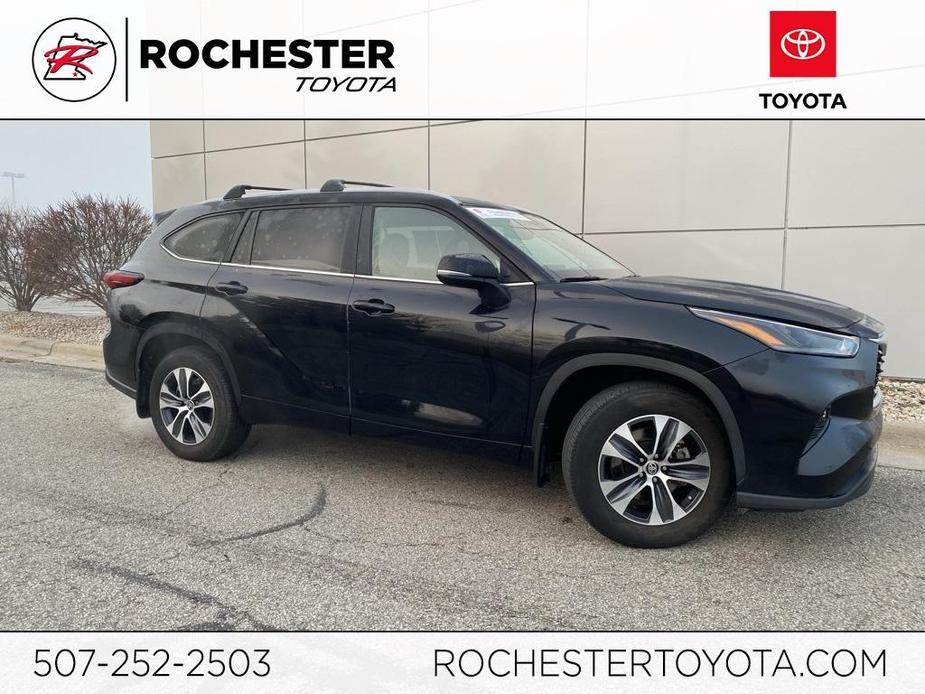 used 2024 Toyota Highlander car, priced at $44,599