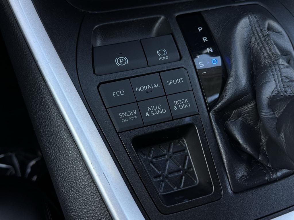 used 2020 Toyota RAV4 car, priced at $25,597