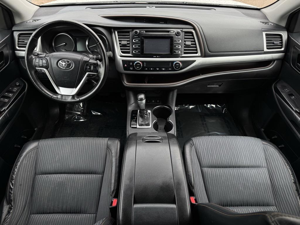 used 2014 Toyota Highlander car, priced at $15,991
