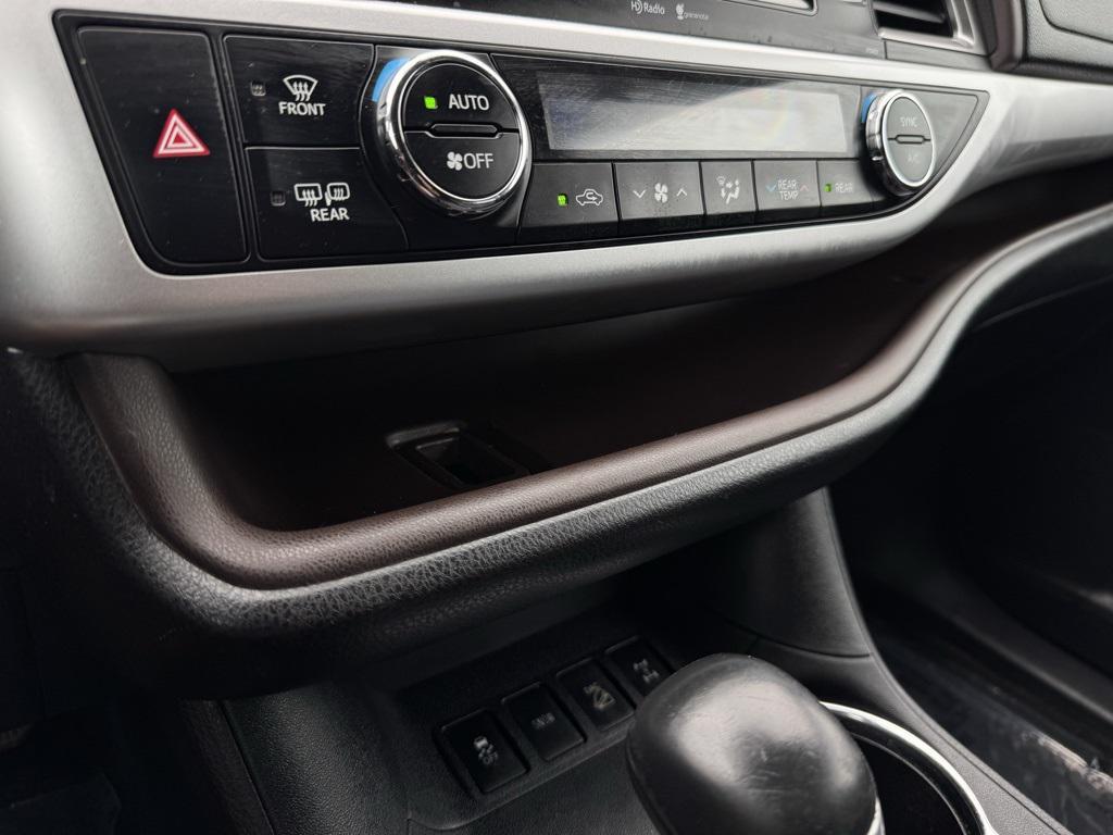 used 2014 Toyota Highlander car, priced at $15,991