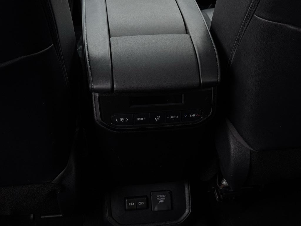 used 2022 Toyota Highlander car, priced at $41,499