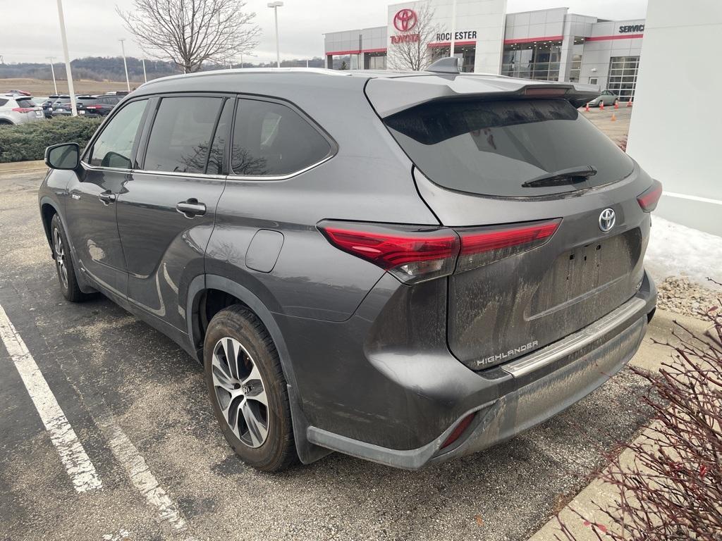 used 2020 Toyota Highlander Hybrid car, priced at $37,999